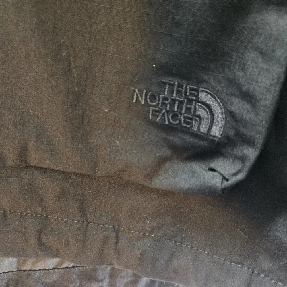 The North Face Women's Medium Black Ripstop Wind Hoodie Jacket New - Picture 3 of 8